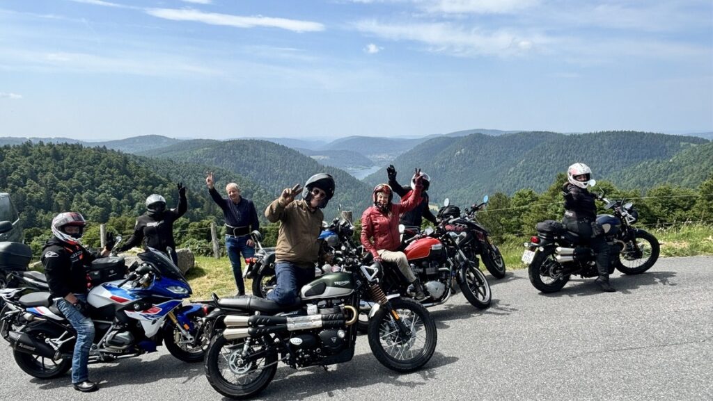 40927F2E-6177-4980-A5EF-4013F5779108_1_105_c